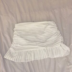 Skirt/ bikini cover up. Women’s medium fits like a Small.